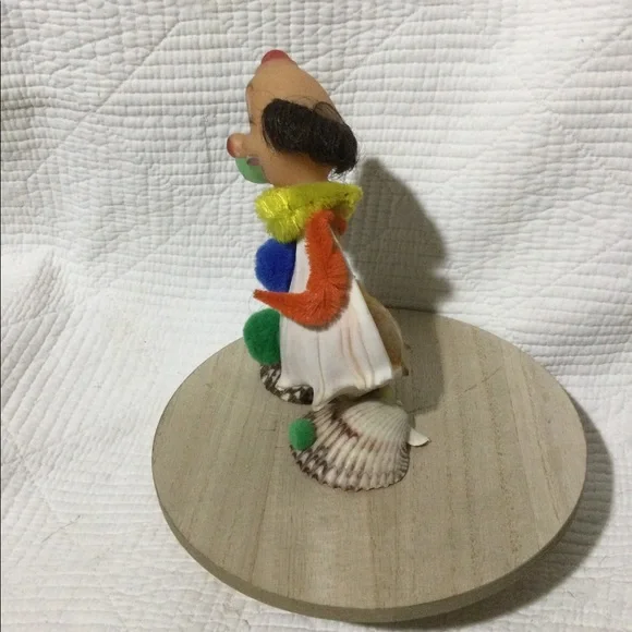 CLOWN FIGURINE made from Shells - Picture 4 of 7